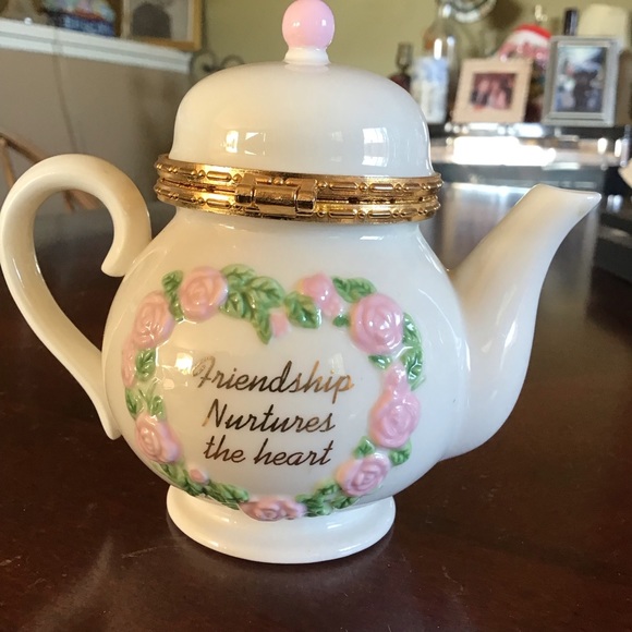 San Francisco Music Box Co. Friendship Tea Kettle Music Box: My Favorite Things - Picture 1 of 6